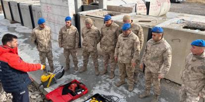 Sivas’ta jandarma personeline ‘Enkazda Arama Kurtarma’ eğitimi