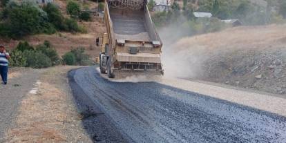 Sivas'a asfalt çıkarması! İlçe yolları sil baştan