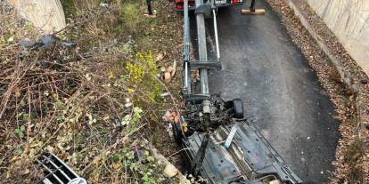 Sivas'ta araç menfeze devrildi