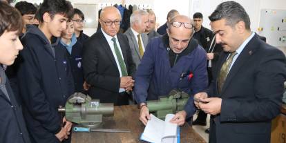 Sivas'ta mesleki eğitimin kalbi bu okulda atıyor