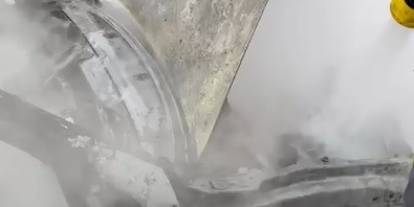 Sivas'ta seyir halindeki otomobil yandı!