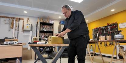 Atık malzemeleri enstrümana dönüştürüyor