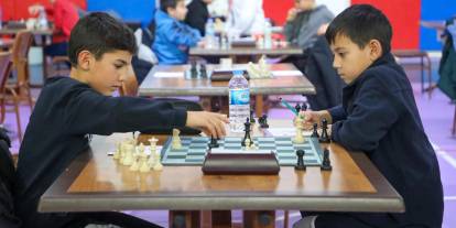 Minik zekâlar satrançta yarıştı