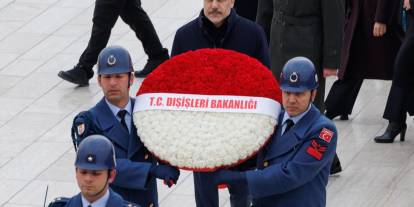 Bakan Fidan, büyükelçilerle Anıtkabir'i ziyaret etti