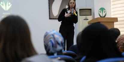 Sivas'ta otizmli yazar ebeveynlerle buluşarak otizmi anlattı