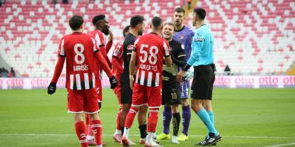 Bünyamin Gezer Sivas'taki pozisyona ilişkin konuştu : “Asla penaltı değil”