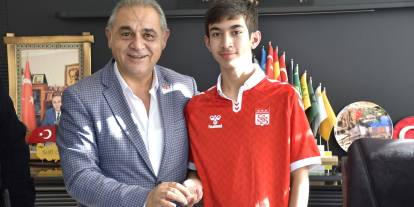 Robot Sumo’da dünya 1.’si Arda Uzun’a çeyrek altın