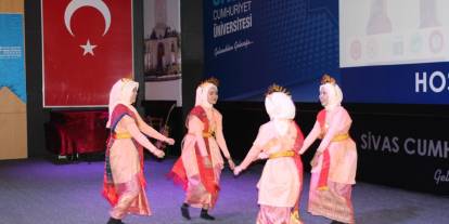 Sivas’ta üniversite öğrencilerinden kültürlerarası dayanışma etkinliği