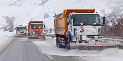 Erzincan- Sivas yolunda zorlu mesai