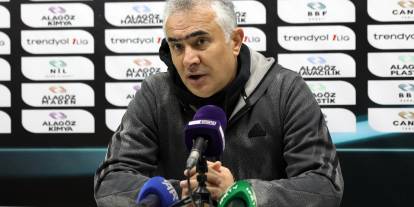 Sivasspor Teknik Direktörü Mehmet Altıparmak: Her puan altın değerinde