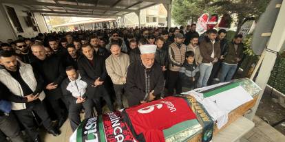 Silahlı kavgada ölen futbolcu toprağa verildi