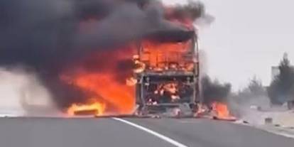 Yolcu otobüsü alev alev yandı: 25 kişi son anda kurtuldu