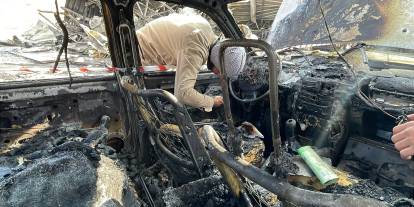 Şantiye alanında 1 konteyner ile 4 araç yandı