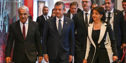 CHP Genel Başkanı Özel, DEM Parti heyeti ile görüştü