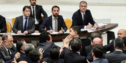 Ulaş Karasu'ya yakışmadı, Başarır gerekeni yaptı