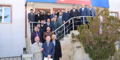 Din görevlileriyle buluştu