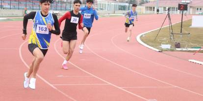 Sivas'ta 74 sporcu madalya için yarıştı