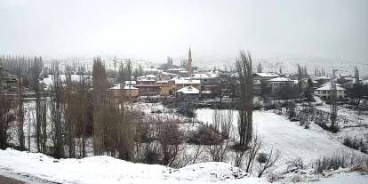 Gemerek'te kar yağışı etkili oldu