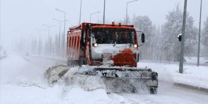 Sivas'ta 136 yerleşim yeri ulaşıma kapandı