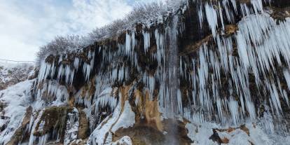 Dipsizgöl Şelalesi'nde dev sarkıtlar oluştu