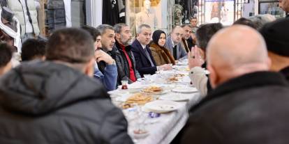 Sivas Belediye Başkanı Uzun, çarşı esnafıyla kahvaltıda buluştu
