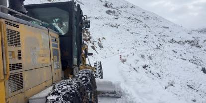 Sivas'ta 320 köy yolu ulaşıma kapandı!
