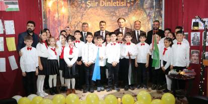 Minik yüreklerden büyük dizeler