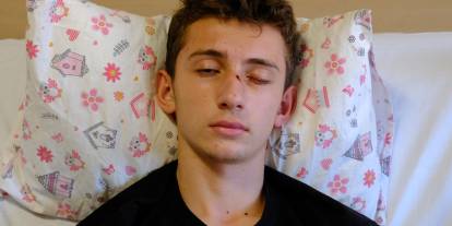 Patlatılan torpil gözüne isabet etti