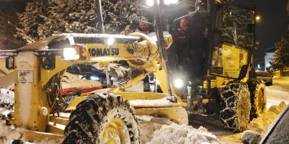 Ana arterlerden ara sokaklara yoğun kar temizliği