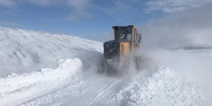 Sivas'ta 947 yerleşim yeriyle bağlantı kesildi