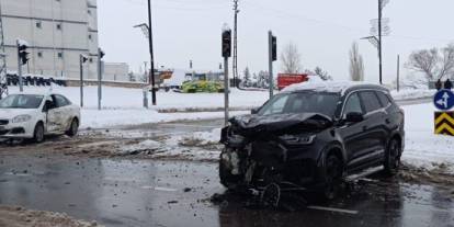 SGK kavşağında kaza: 1 yaralı