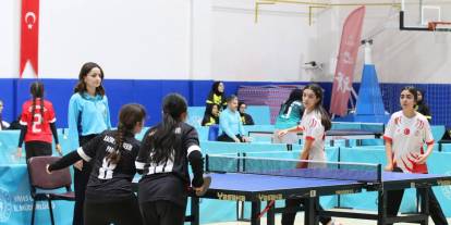 Sivas’ta masa tenisi şöleni