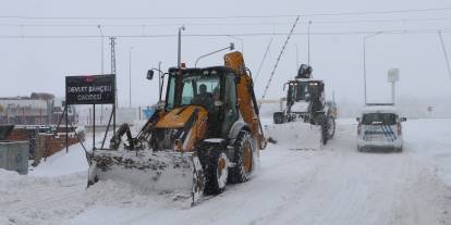 Ulaş Belediyesi ilçede kar temizleme çalışması başlattı