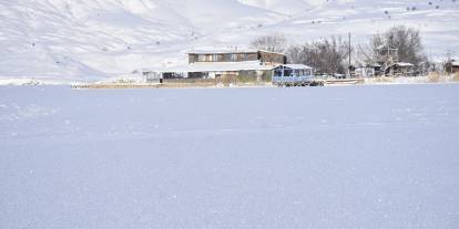 Sivas'ın en büyük gölü Tödürge, buz tuttu