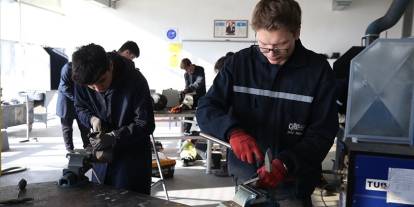 Liseliler atıl malzemeleri geri dönüşüme kazandırıyor