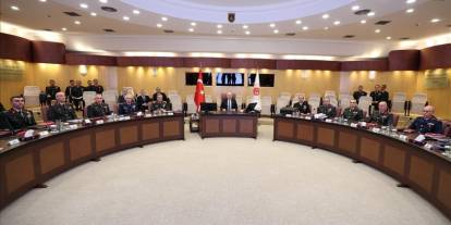 Bakan Güler  Kara Kuvvetleri Komutanlığı toplantısında konuştu