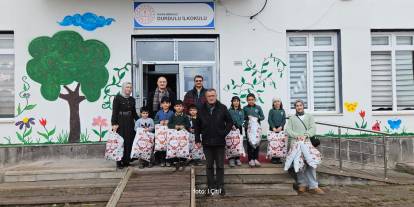 “Çocuklarımız Üşümesin” diyerek Sivas'ta 400 çocuğu sevindirdiler