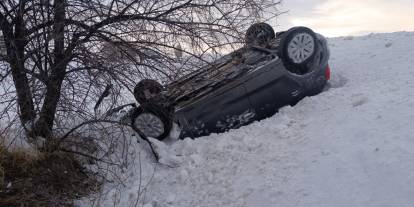 Buzlanma kazalara neden oldu: 3 yaralı