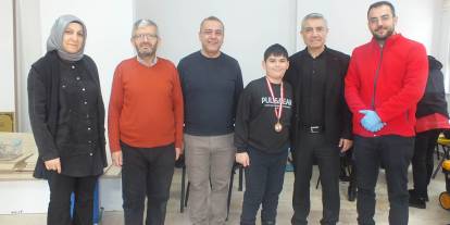 Öğrenciler velileri ikna etti, bağış noktasına dönüştü