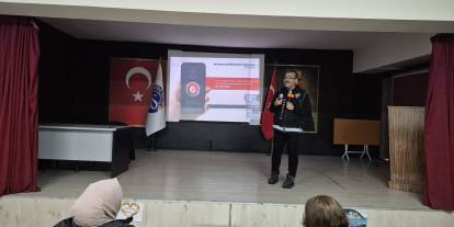 Sivas'ta "En İyi Narkotik Polisi Anne Projesi" anlatıldı