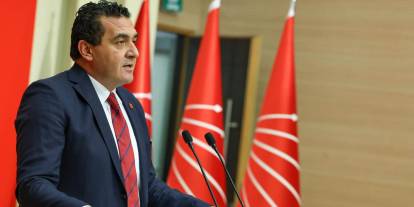 Binlerce üniversite mezunu işsiz geziyor