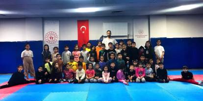 Sivas’ta minikler karateyle güçleniyor