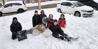 Sivas'ta karne tatili kar sevincine dönüştü
