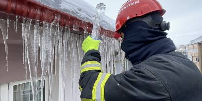 Kar ve ayaz sonrası Sivas’ta buz alarmı