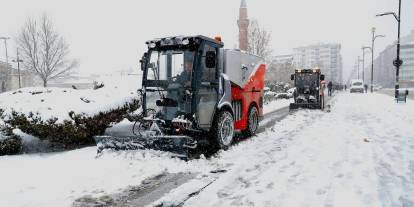Sivas’ta 356 yerleşim yerine kar engeli