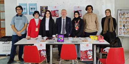 Geleceğin hekimleri kan ve organ bağışı için sahada