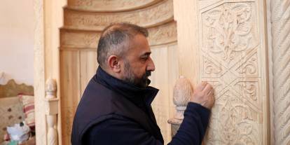 Sivaslı ahşap ustası, Selçuklu motiflerini 8 ayda mihraba işledi