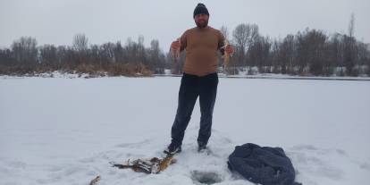 Buz tutan Kızılırmak’ta eskimo usulü balık avı