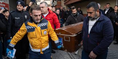 Eski eşini ağır yaralayıp kayınvalidesini öldüren kişi, intihar etti