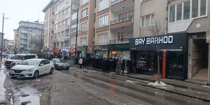 Ramazan öncesi Sivas’ta Et ve Süt Kurumu önünde metrelerce kuyruk